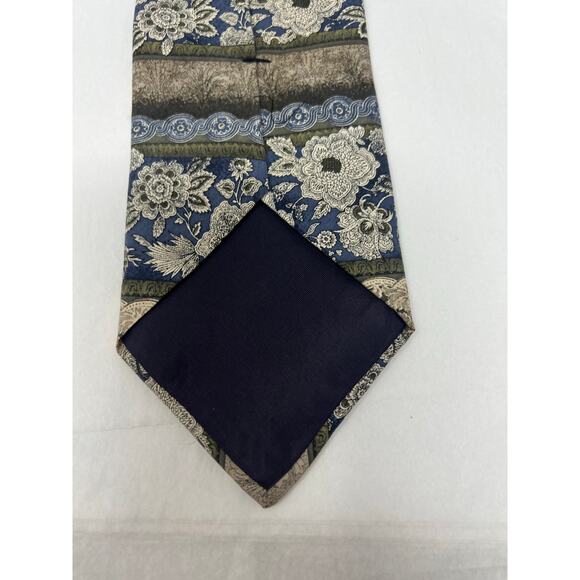 Alexander Lloyds Floral Patchwork Silk Tie Made in USA - Picture 4 of 11
